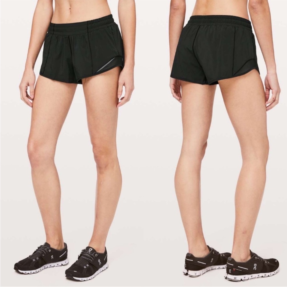 Lululemon • hotty hot short II *2.5" in black sz 6